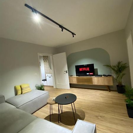 Lucas Downtown Apartment Tirana Exterior foto