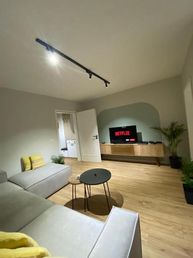 Lucas Downtown Apartment Tirana Exterior foto